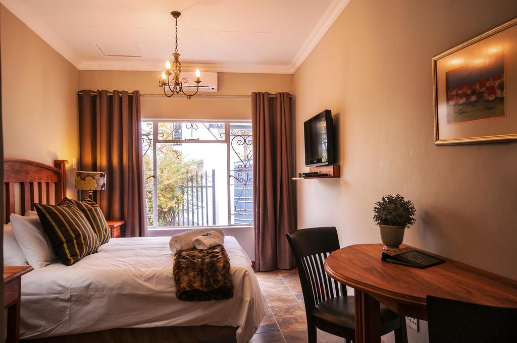 Cornerstone B&B Kroonstad Buitenkant foto